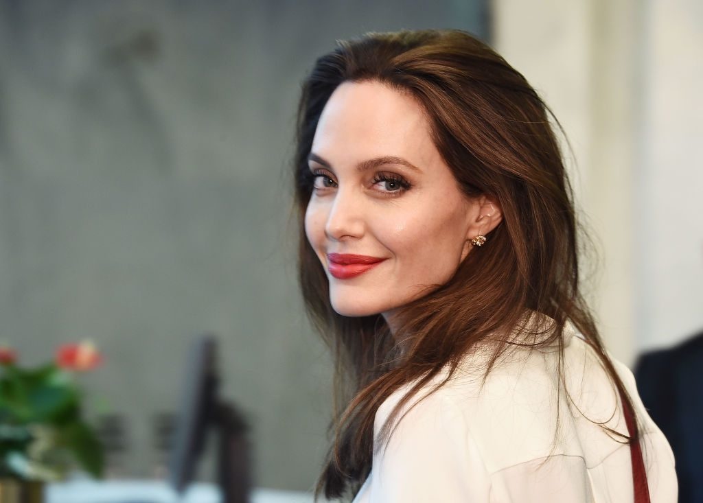 Angelina Jolie dep tu nho anh 15