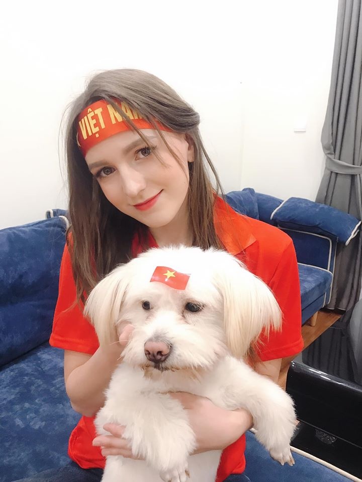 nhan sac Alexandra Rud anh 2