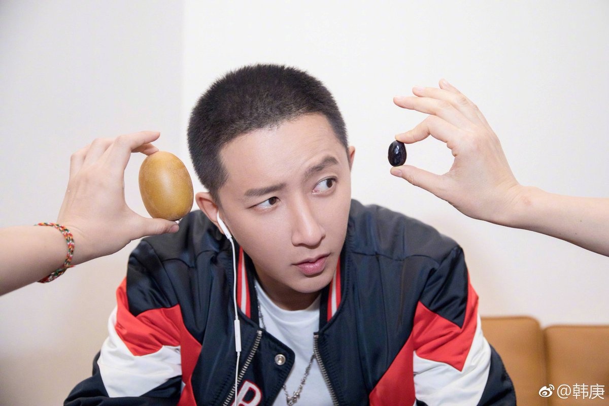 Hop dong do be tai Kpop anh 1