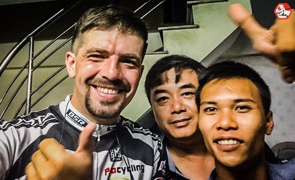 Chàng trai đi xe đạp vòng quanh thế giới ảnh 3 Chang trai di xe dap vong quanh the gioi anh 3