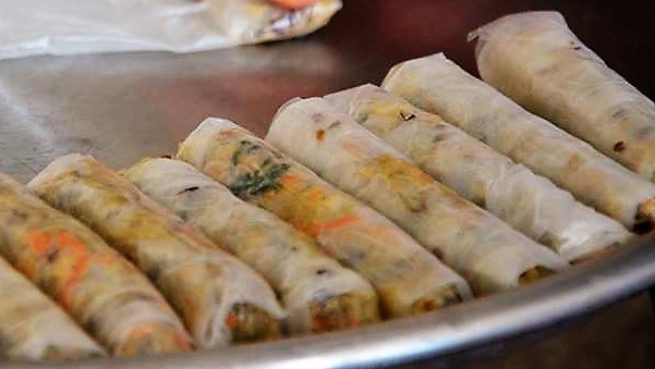 Cach lam nem chay cho mam com cung ngay Tet hinh anh