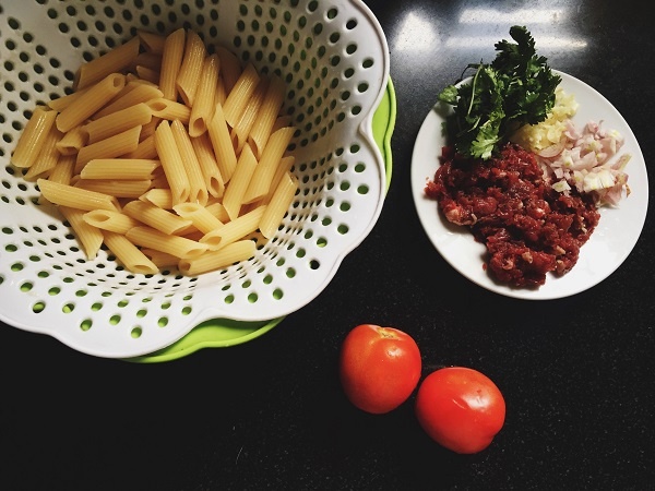 Nui xào bò bằm sốt cà chua ảnh 2 Nui xao bo bam sot ca chua anh 2