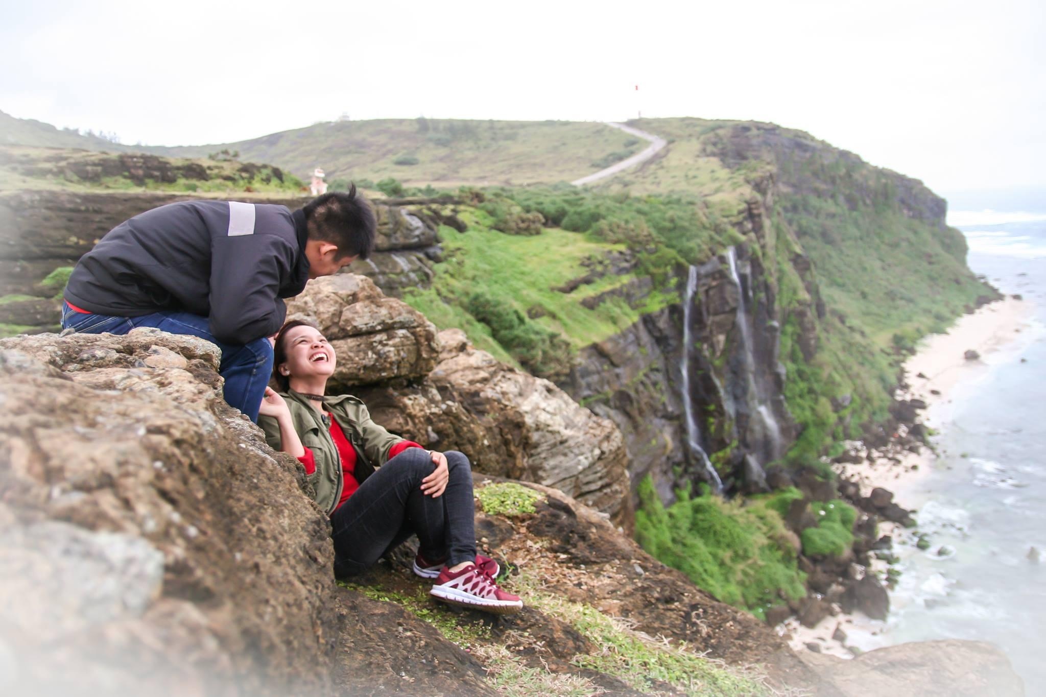 Di va yeu ve mien bien dao hinh anh