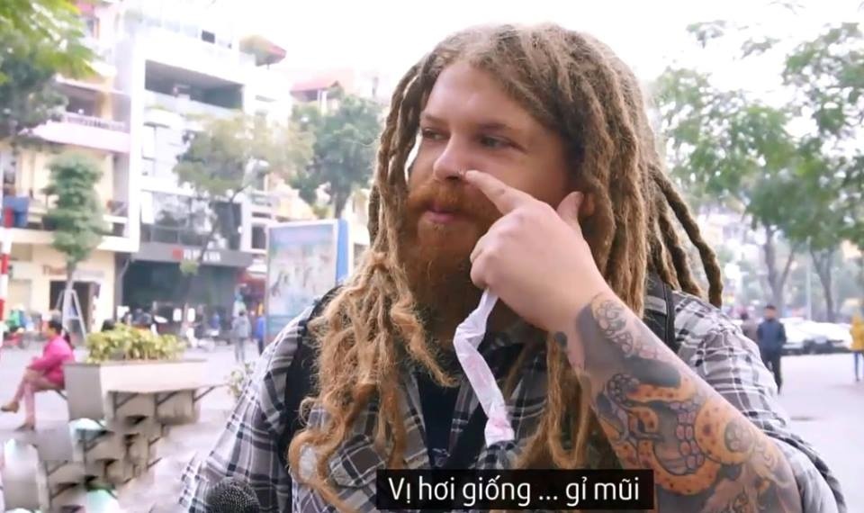 Video thu thach khach nuoc ngoai an nhong rang hinh anh