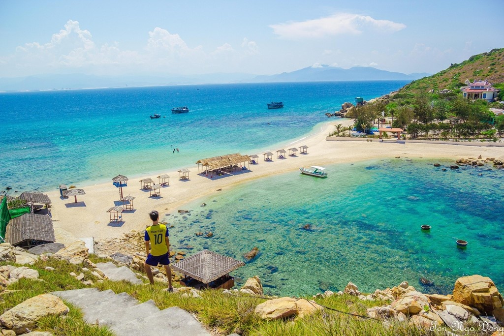 Nhung con duong xuyen bien tuyet dep o Viet Nam hinh anh