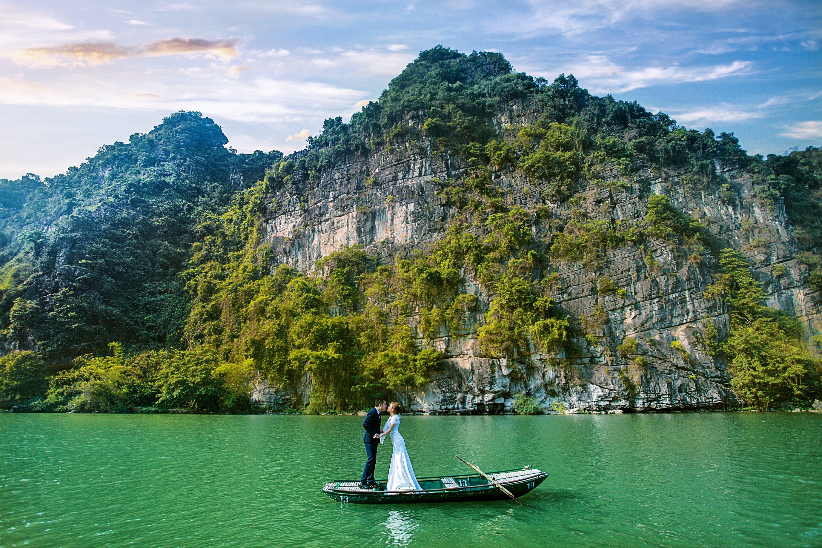 Anh cuoi tai cac diem du lich noi tieng tren khap Viet Nam hinh anh