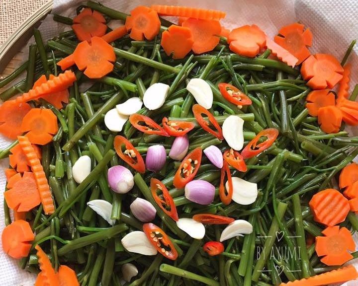 Cach lam rau muong ngam chua ngot gion cay hap dan hinh anh