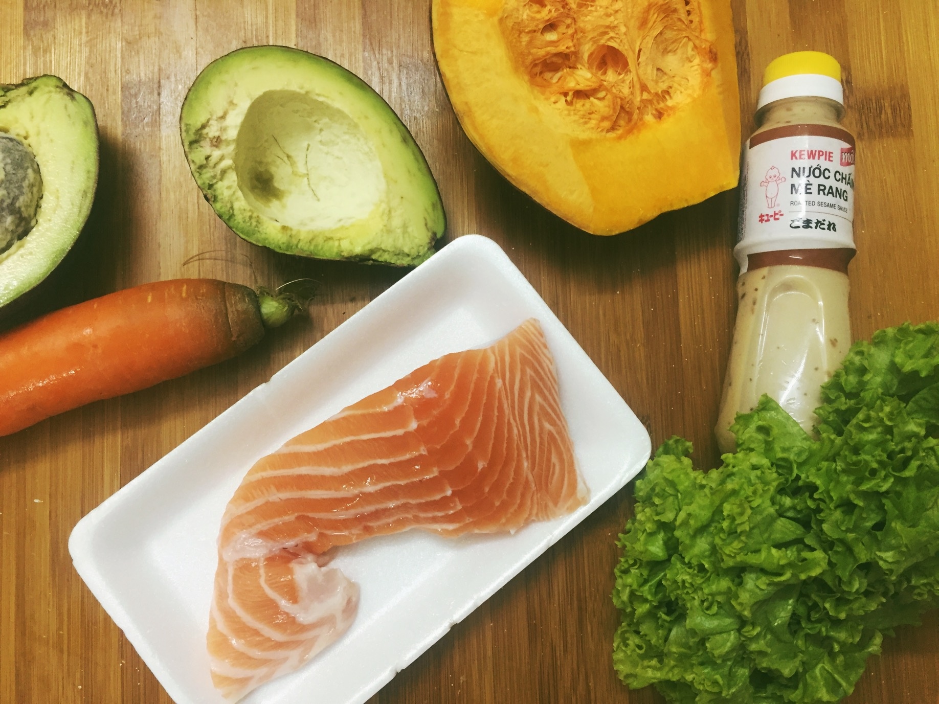 Giam can lam dep voi mon salad ca hoi hinh anh