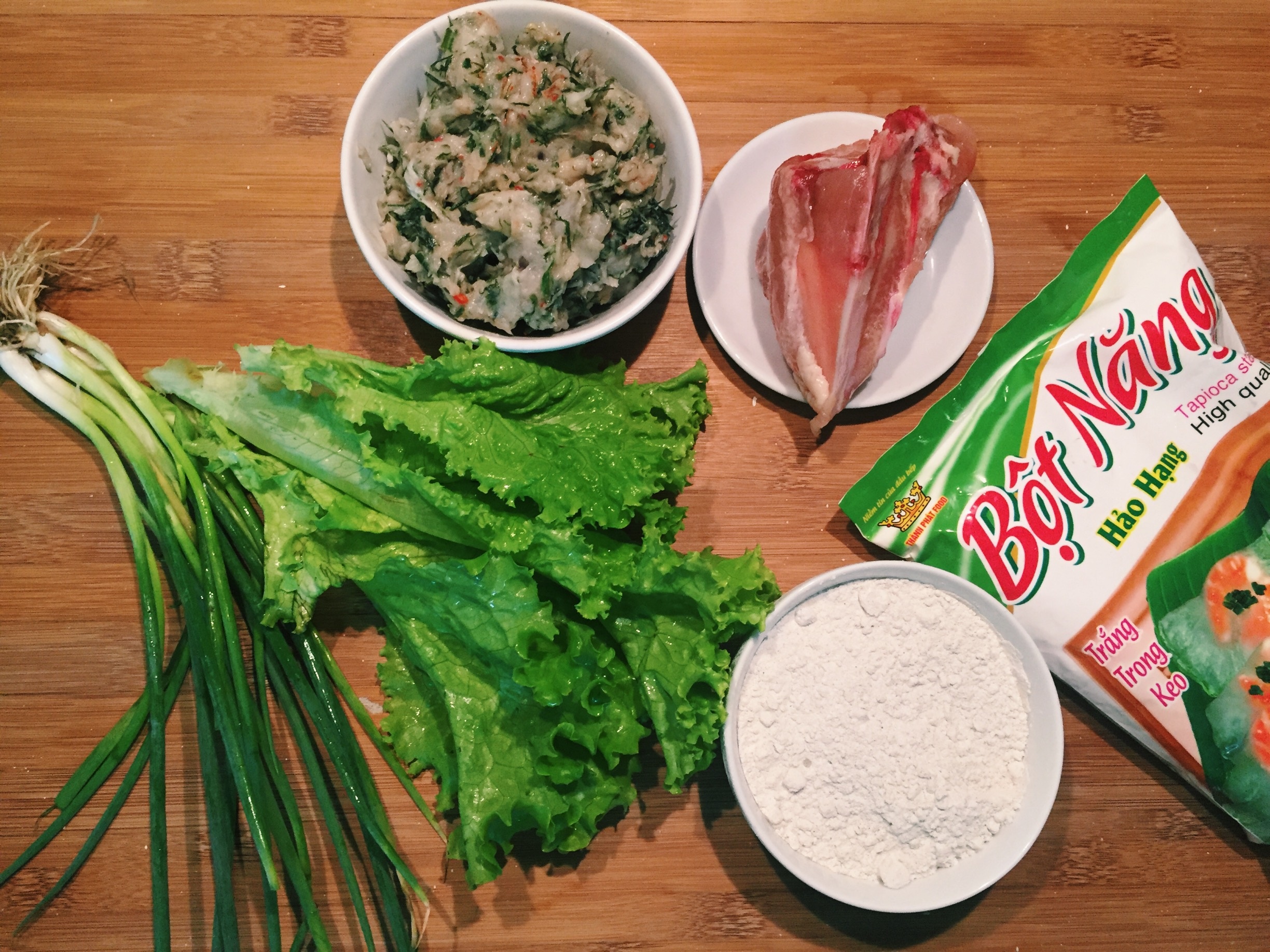 Che bien banh canh cha ca don gian doi vi cho gia dinh hinh anh