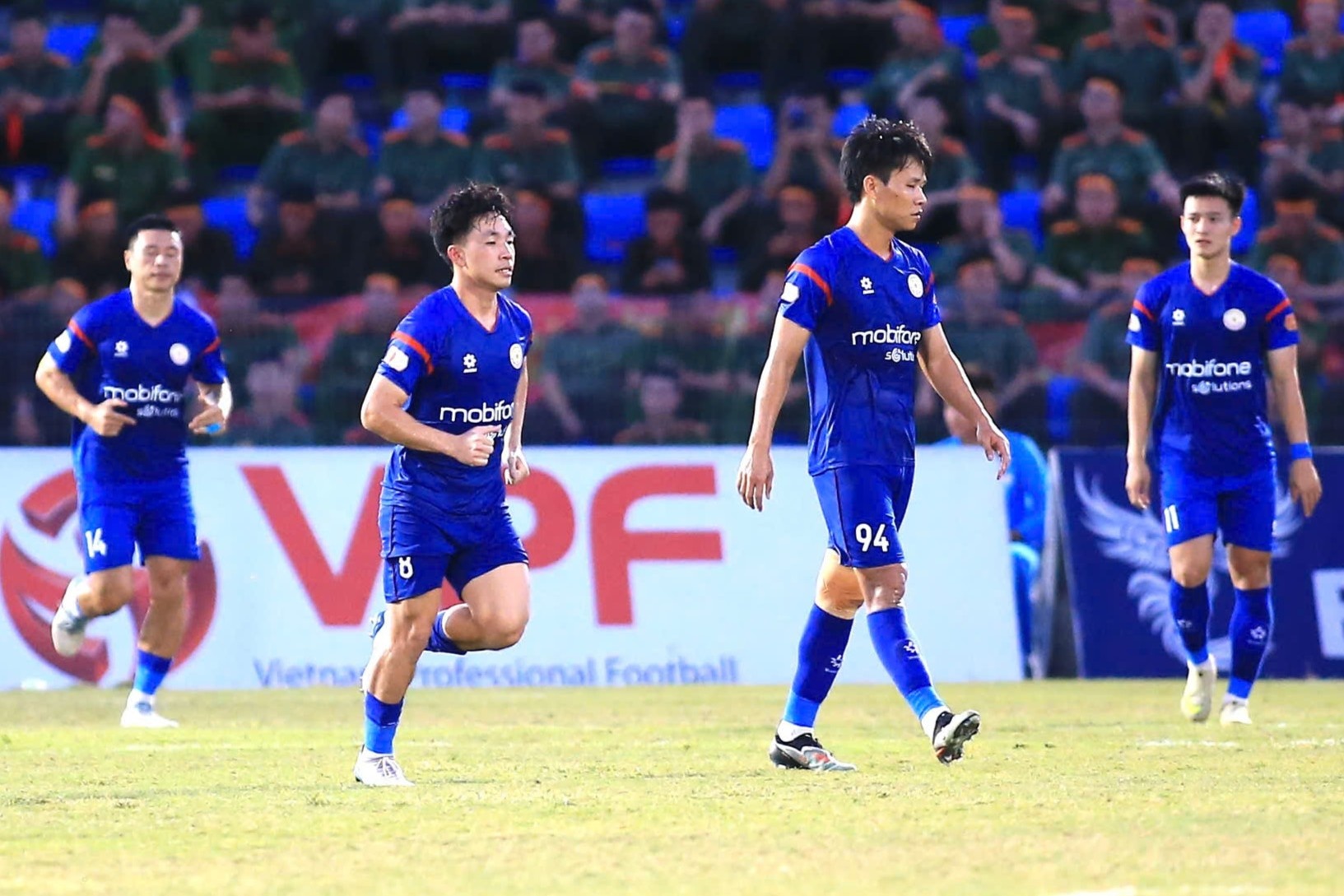 Chuyen doi bong thua 3 tran play-off V.League trong 7 mua hinh anh