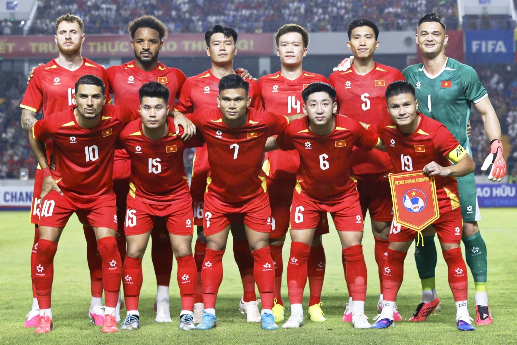 Không nhận ra tuyển Việt Nam
