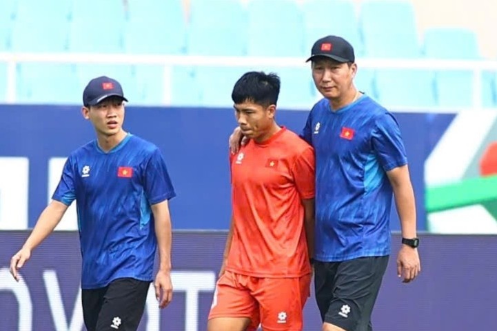 Tuyển Việt Nam mất hậu vệ trái số một?