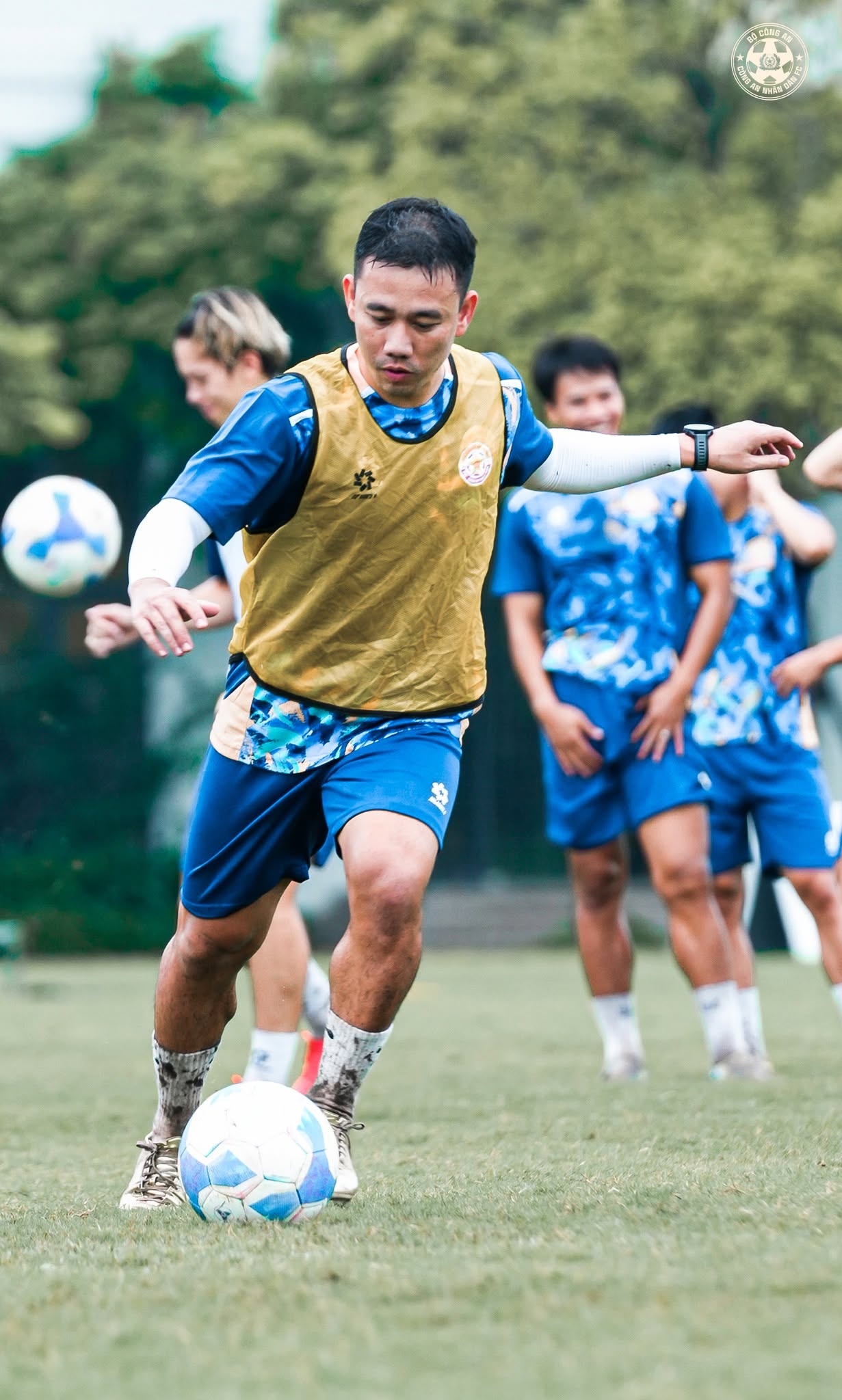 Đ&igrave;nh Triệu L&ecirc; Viktor ảnh 2
