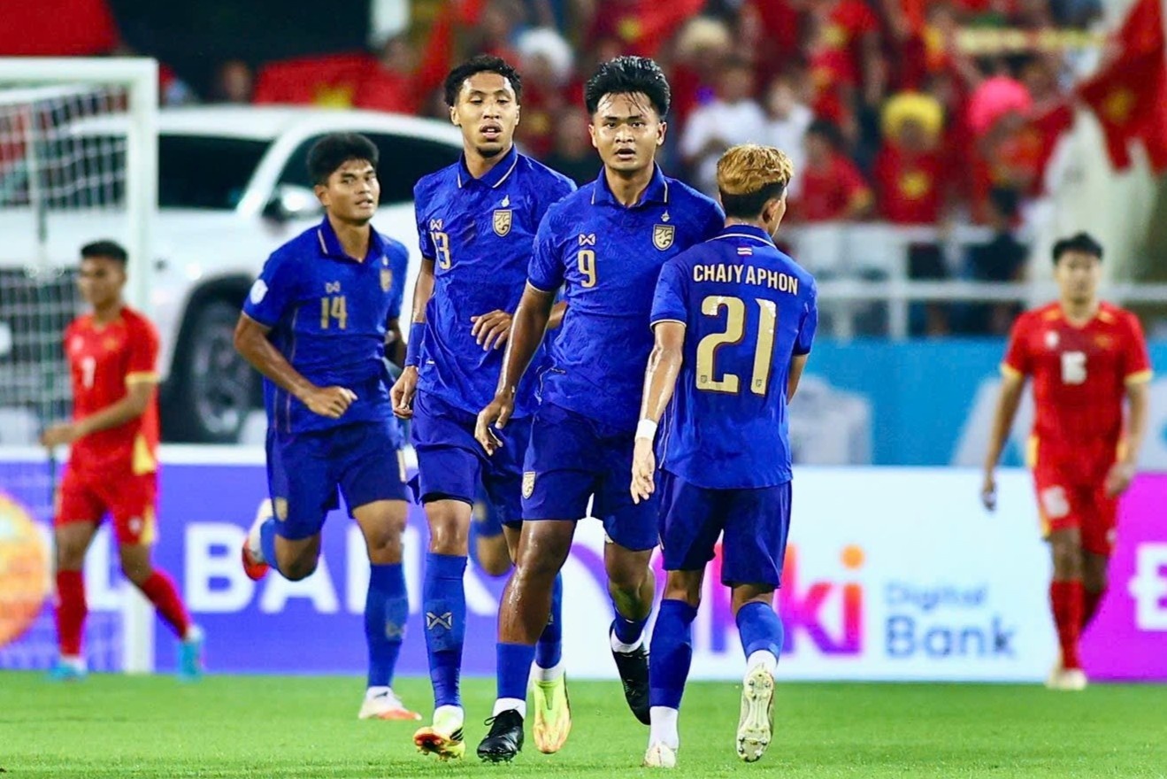 Sao trẻ Chonburi cứ ghi bàn là tuyển Thái Lan thua Việt Nam