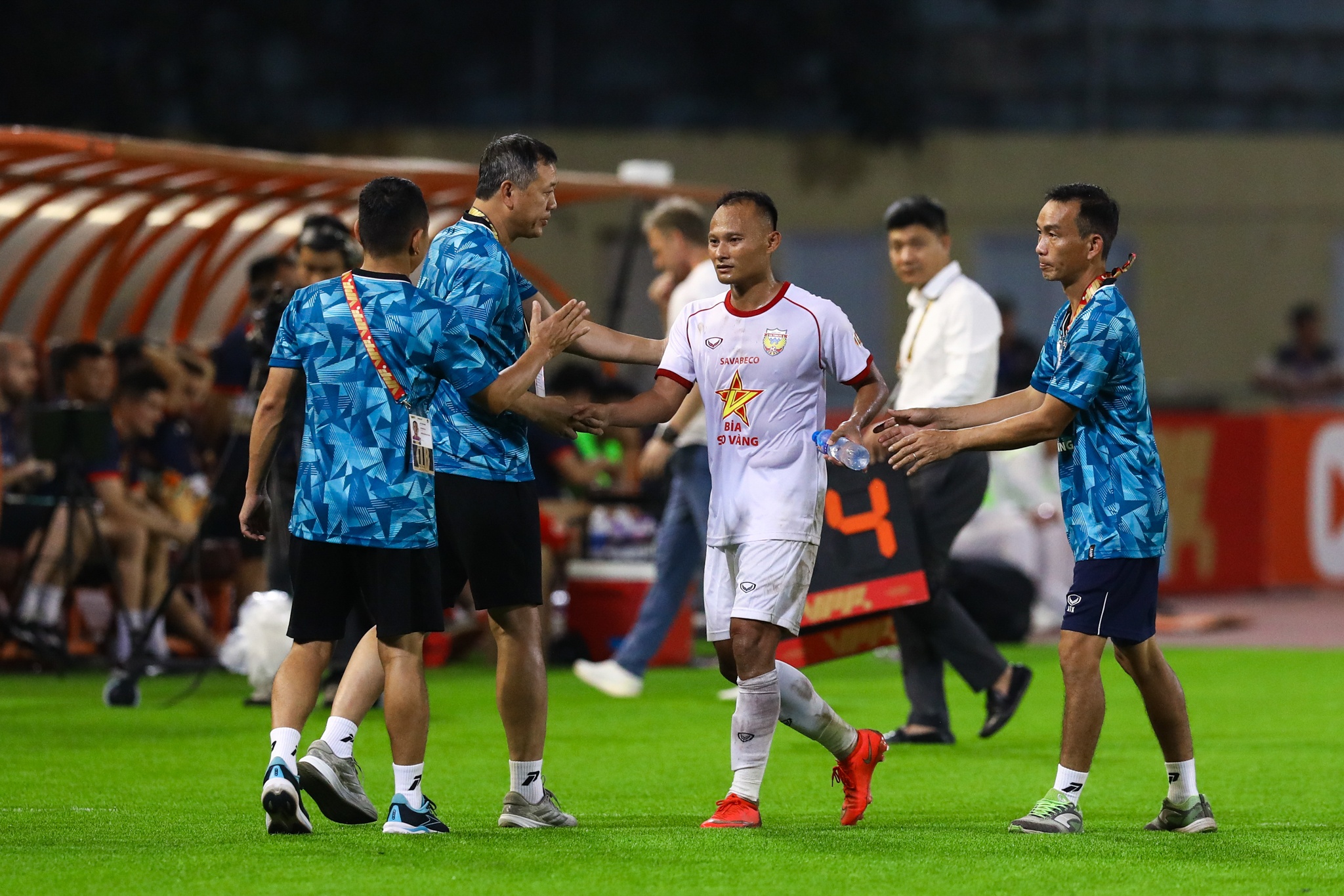 Trọng Ho&agrave;ng V.League ảnh 12