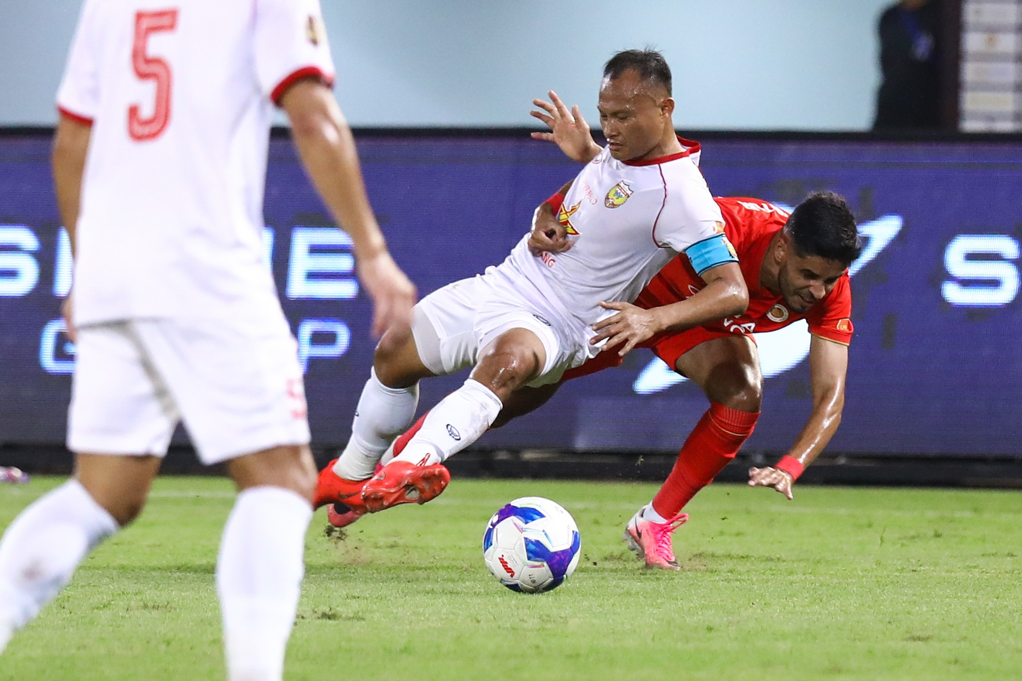 Trọng Ho&agrave;ng V.League ảnh 2