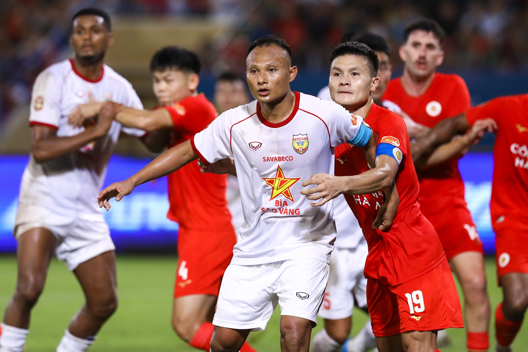 Trọng Ho&agrave;ng V.League ảnh 5
