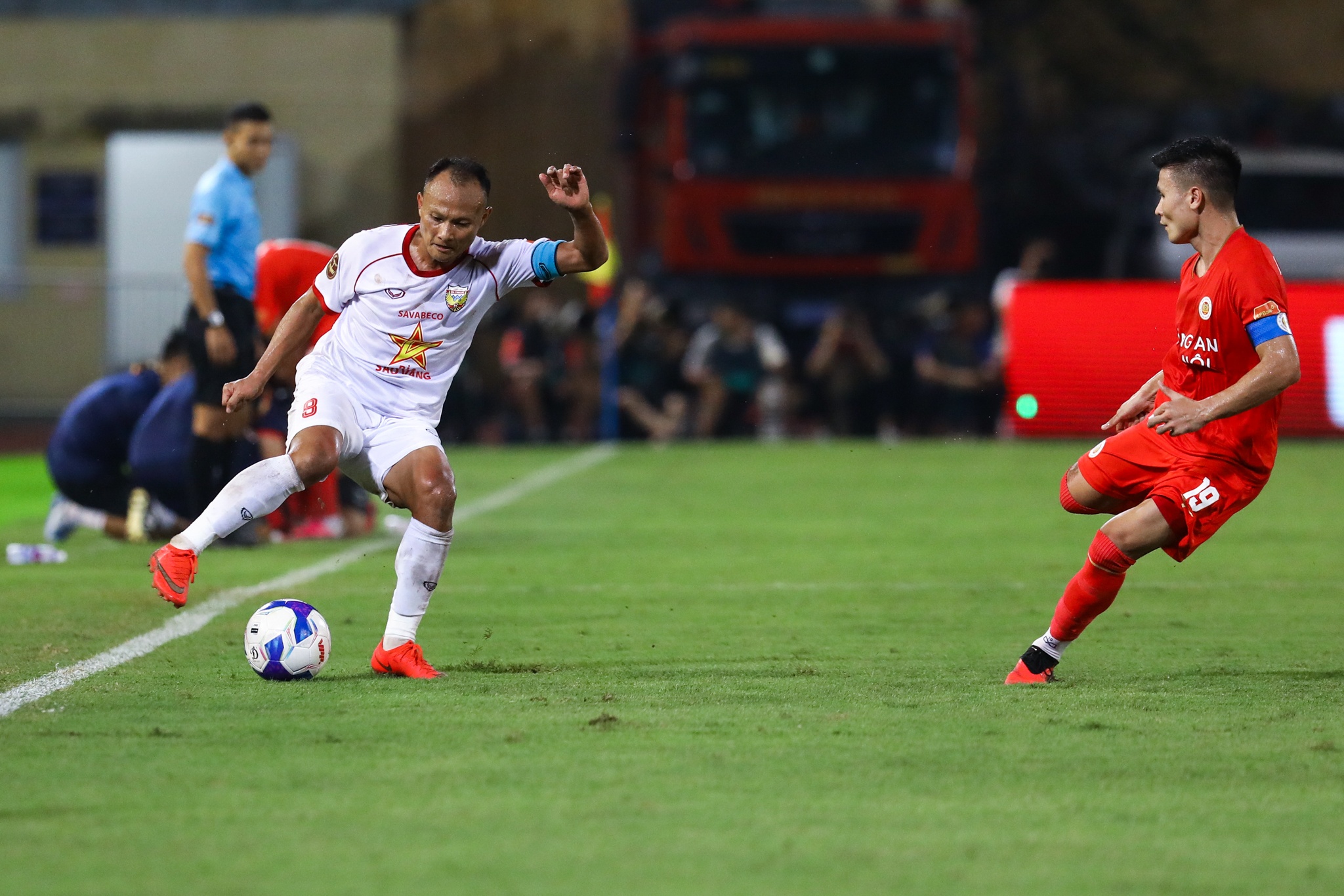 Trọng Ho&agrave;ng V.League ảnh 6
