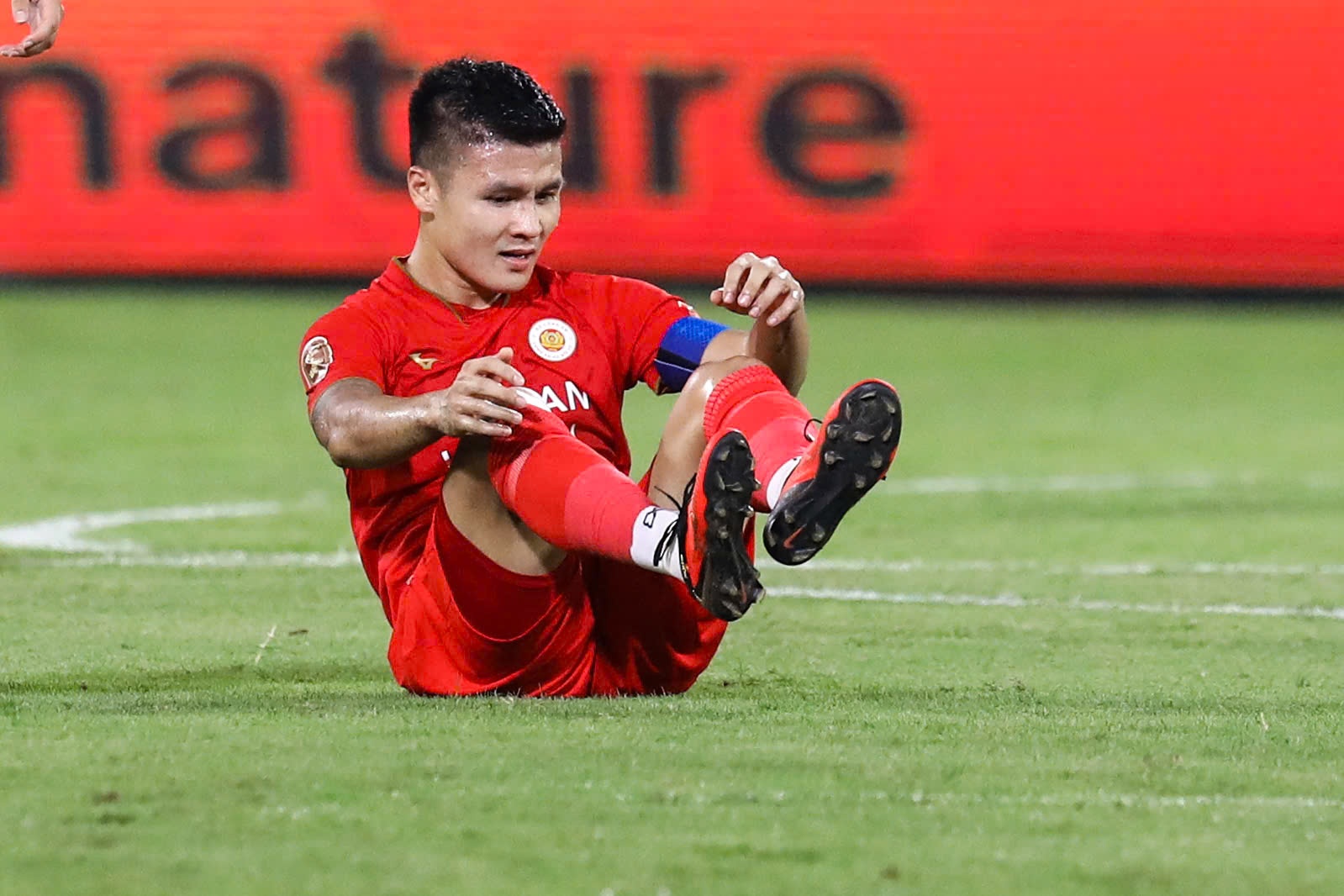 CLB Công an Hà Nội bị FIFA cấm đăng ký mới cầu thủ 3 kỳ chuyển nhượng