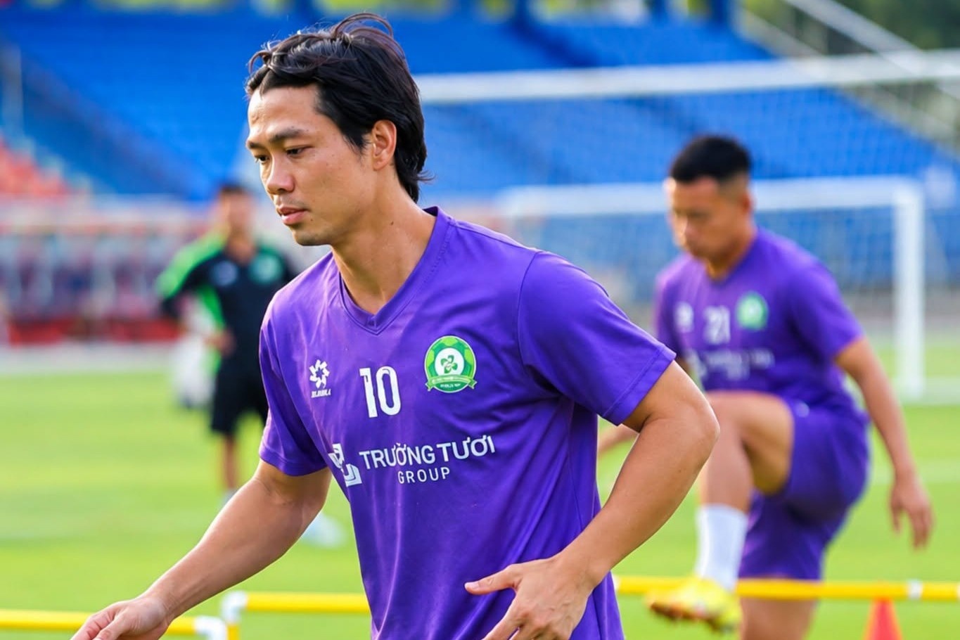 V.League quá khó với đội của Công Phượng?