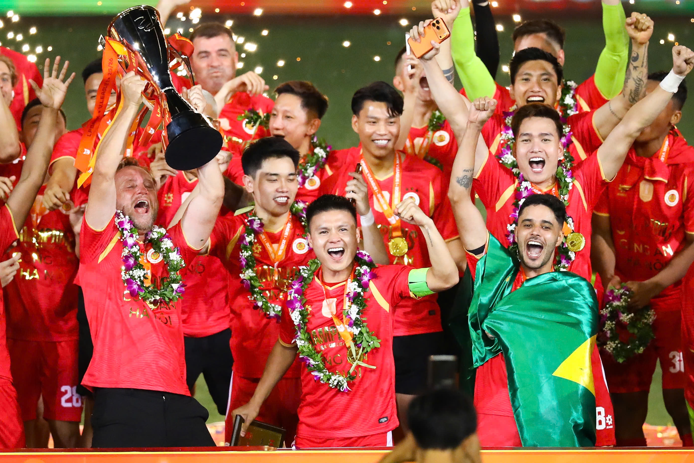 Quang Hải nói gì khi CAHN lần đầu dự AFC Champions League Elite?