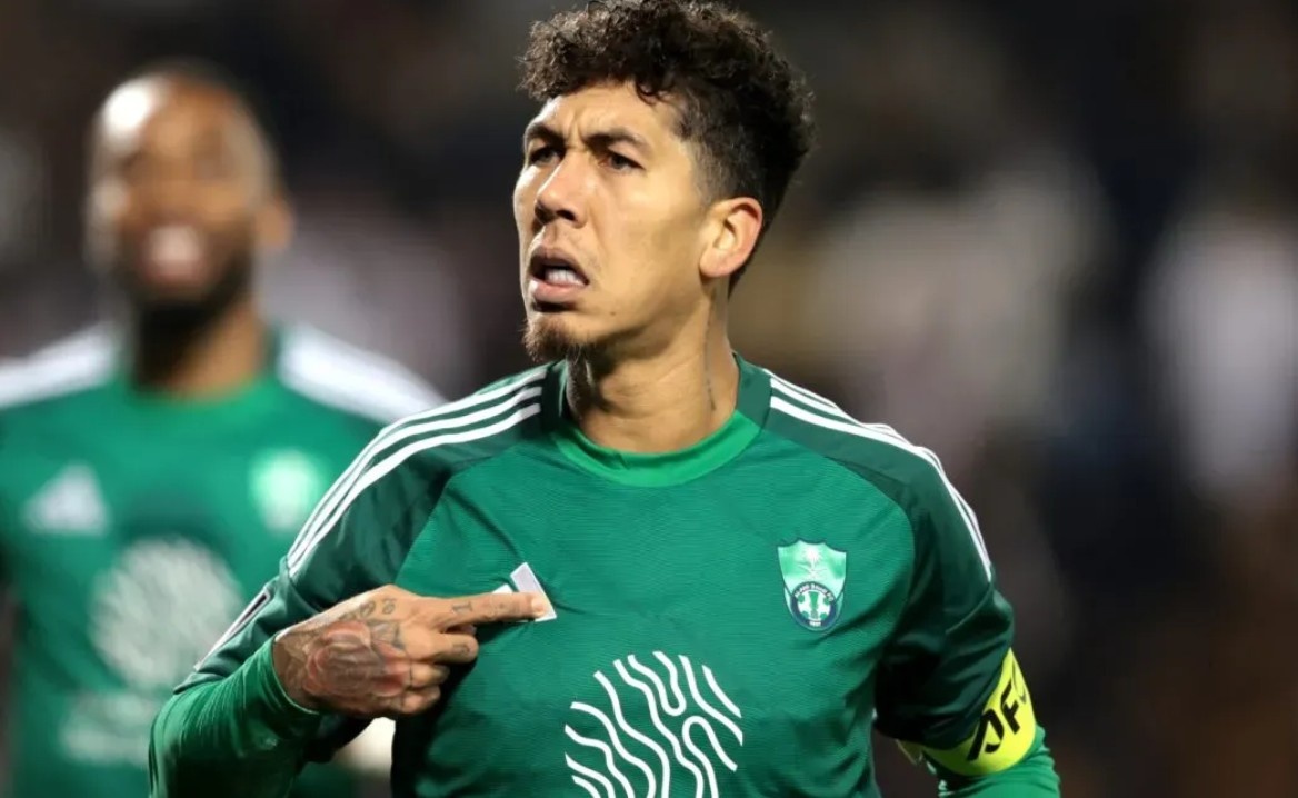 Bi kich cua Firmino tai Saudi Arabia hinh anh