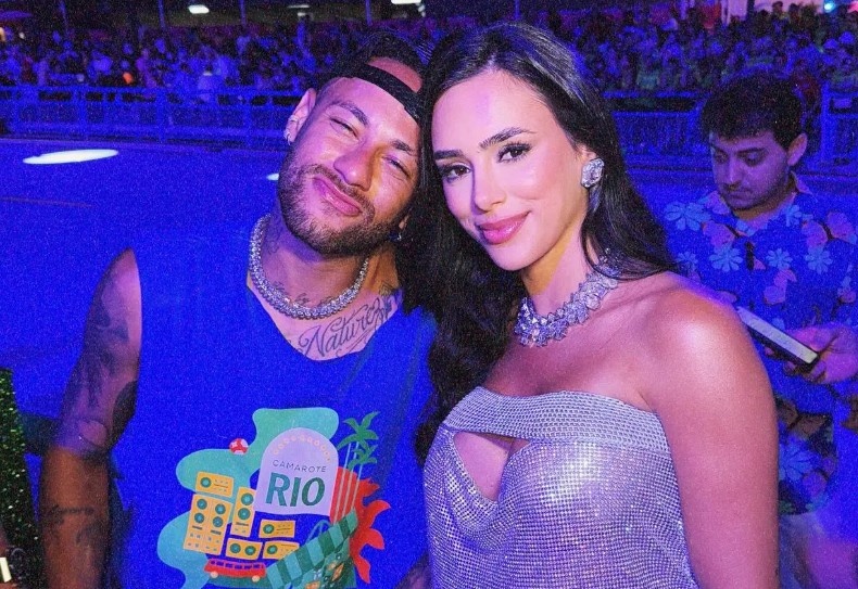 Dong thai cua Neymar sau cao buoc phan boi ban gai mang bau hinh anh