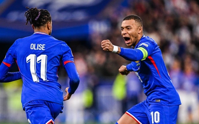 Mbappe cung dong doi vo oa sau loat luan luu hinh anh