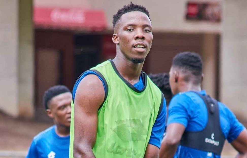 Cau thu 22 tuoi qua doi sau con dot quy tren san hinh anh