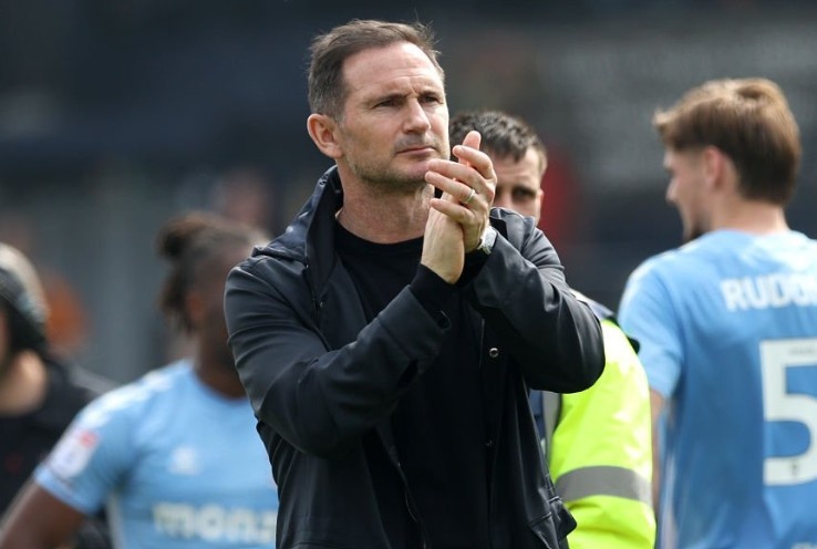 Lampard dap tan giac mo thang hang cua Carrick hinh anh