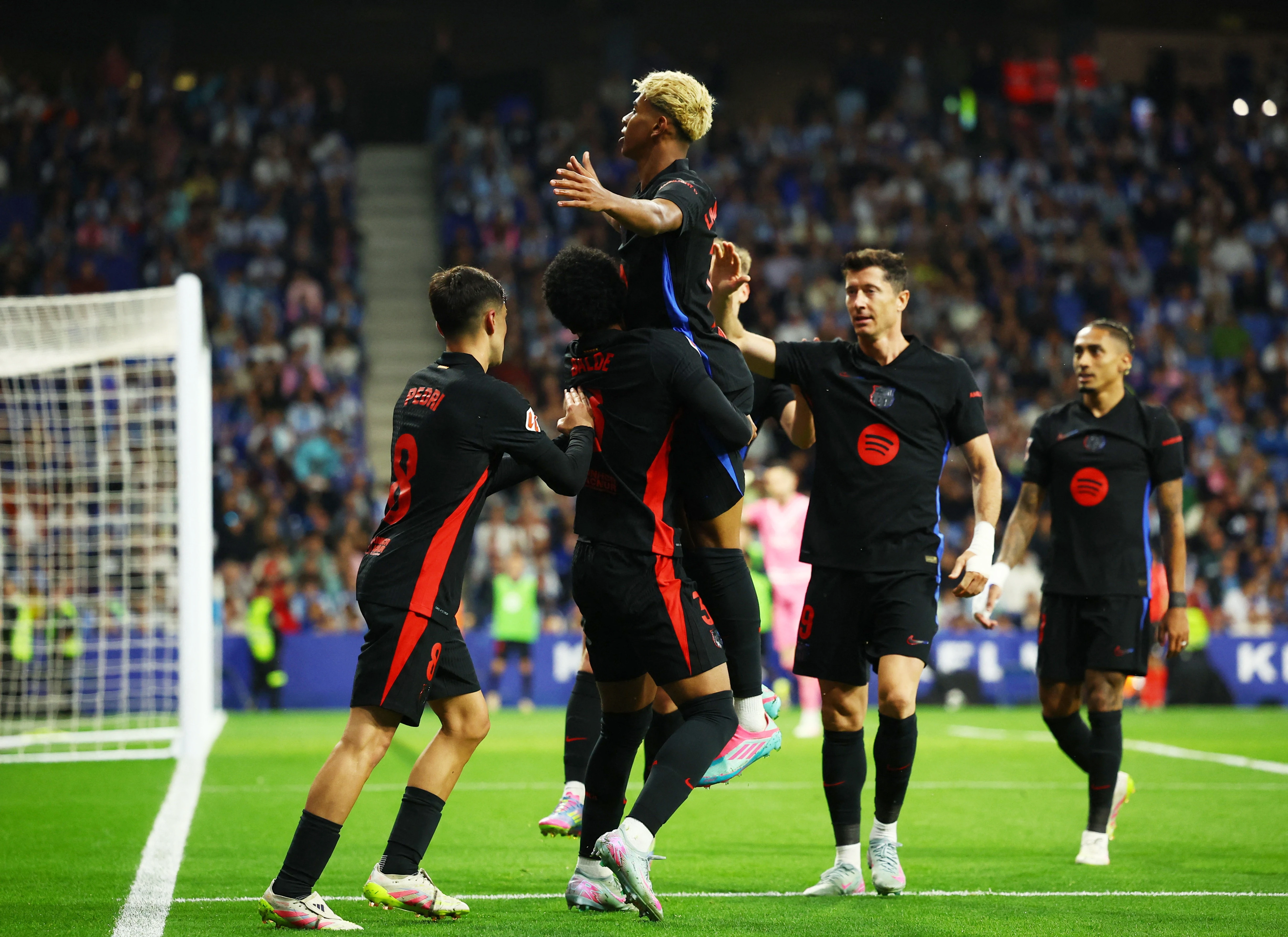 Barcelona vo dich anh 3