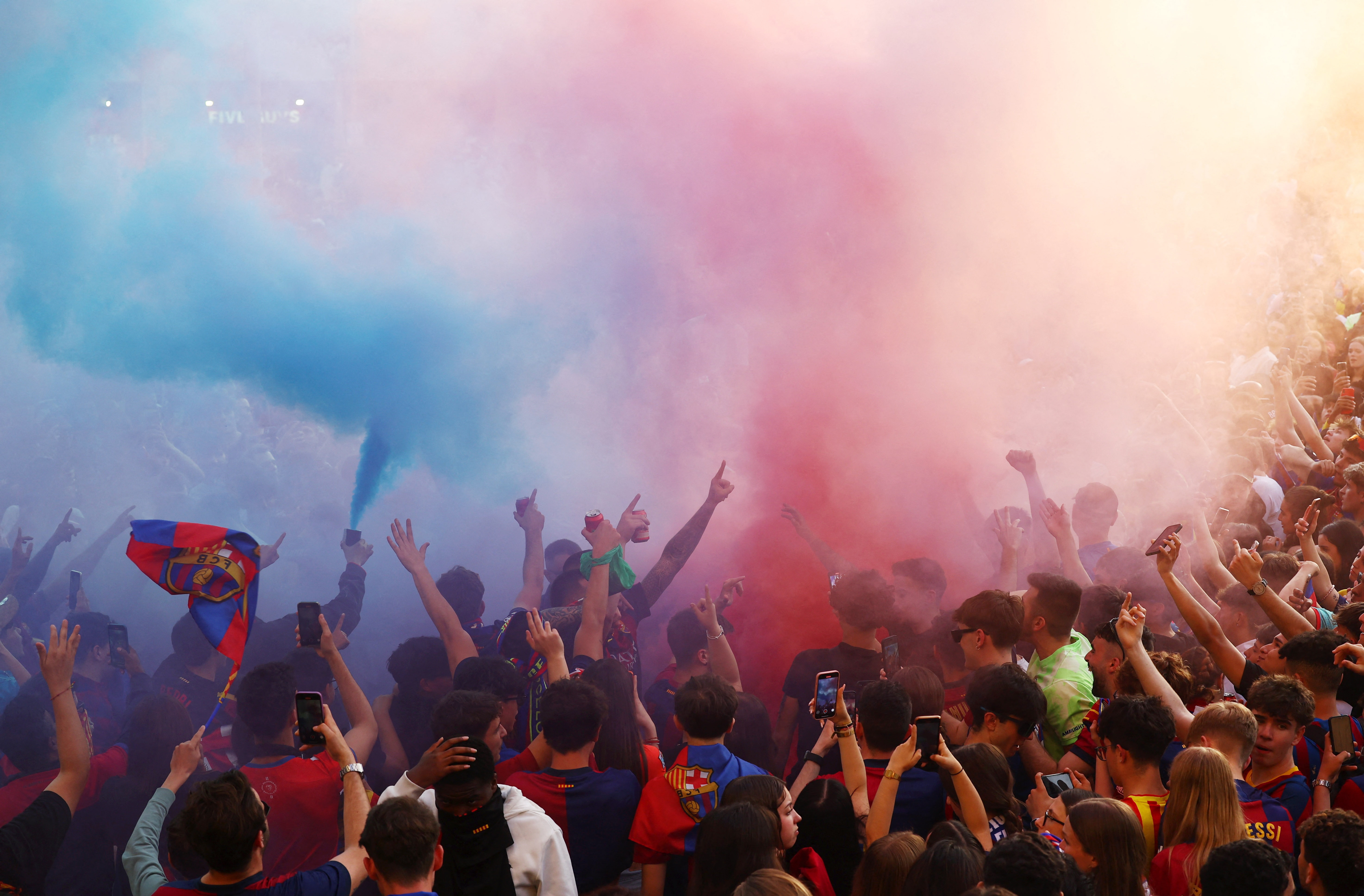 Barcelona an ba anh 2