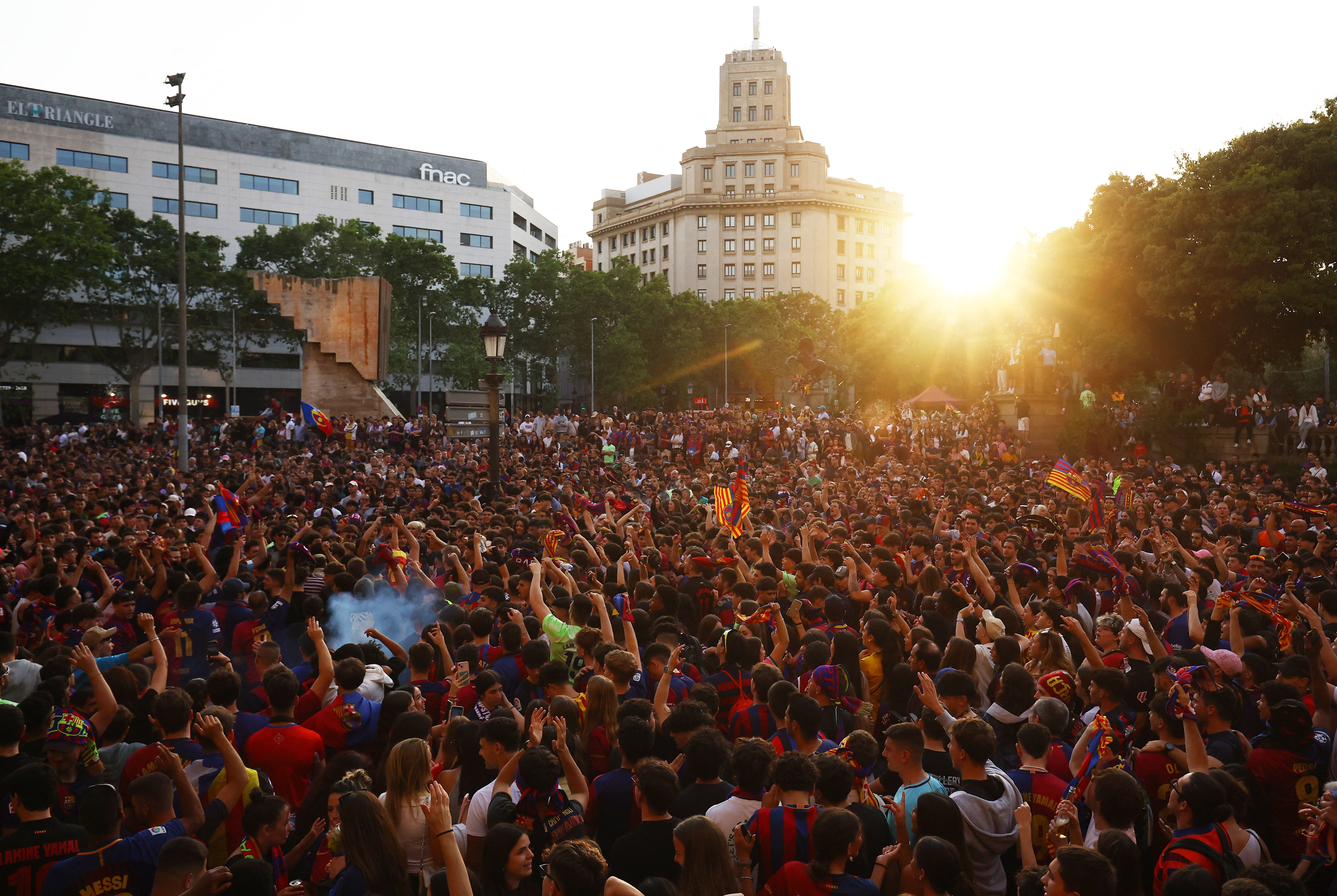 Barcelona an ba anh 1