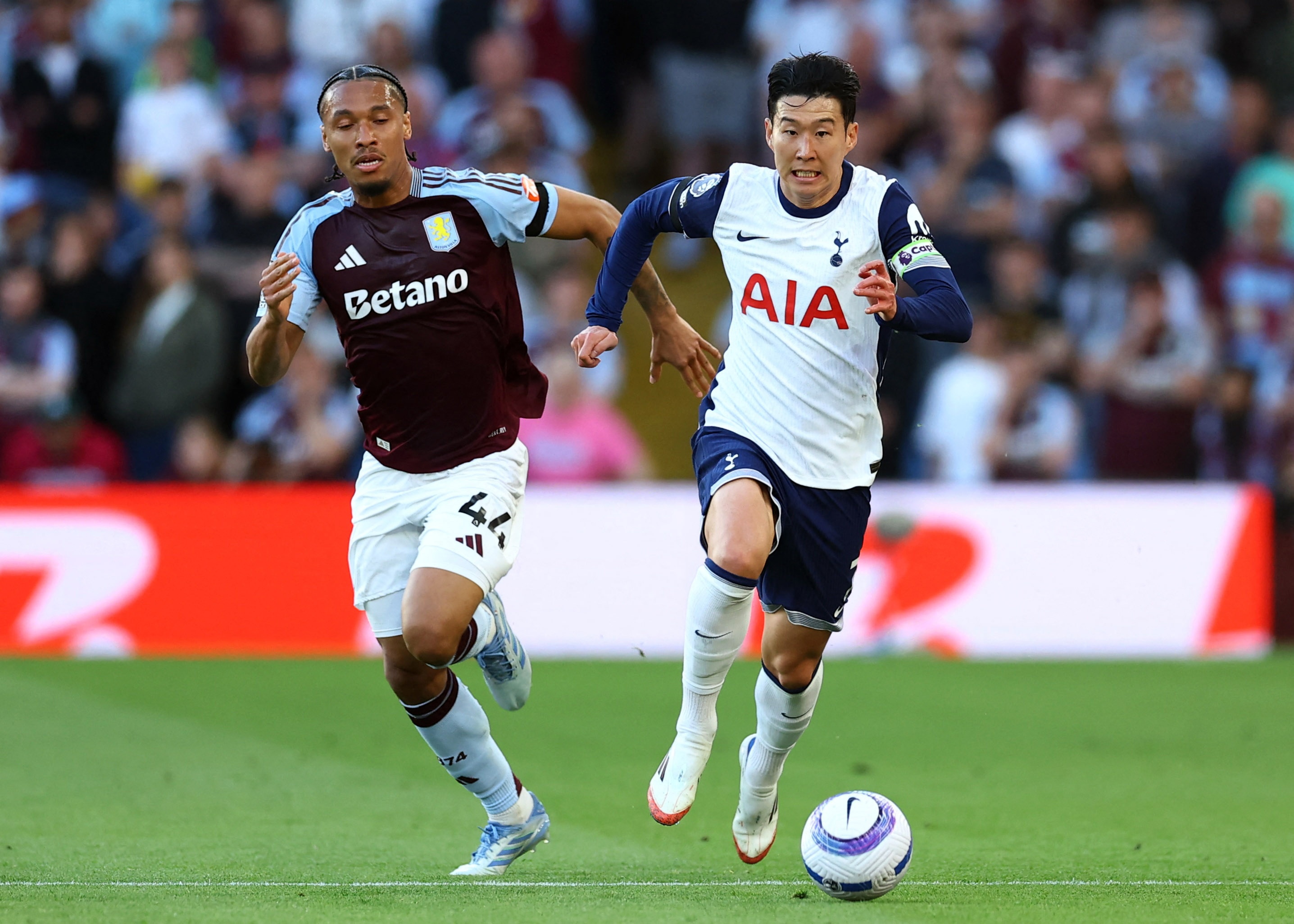 Aston Villa dau Tottenham anh 3