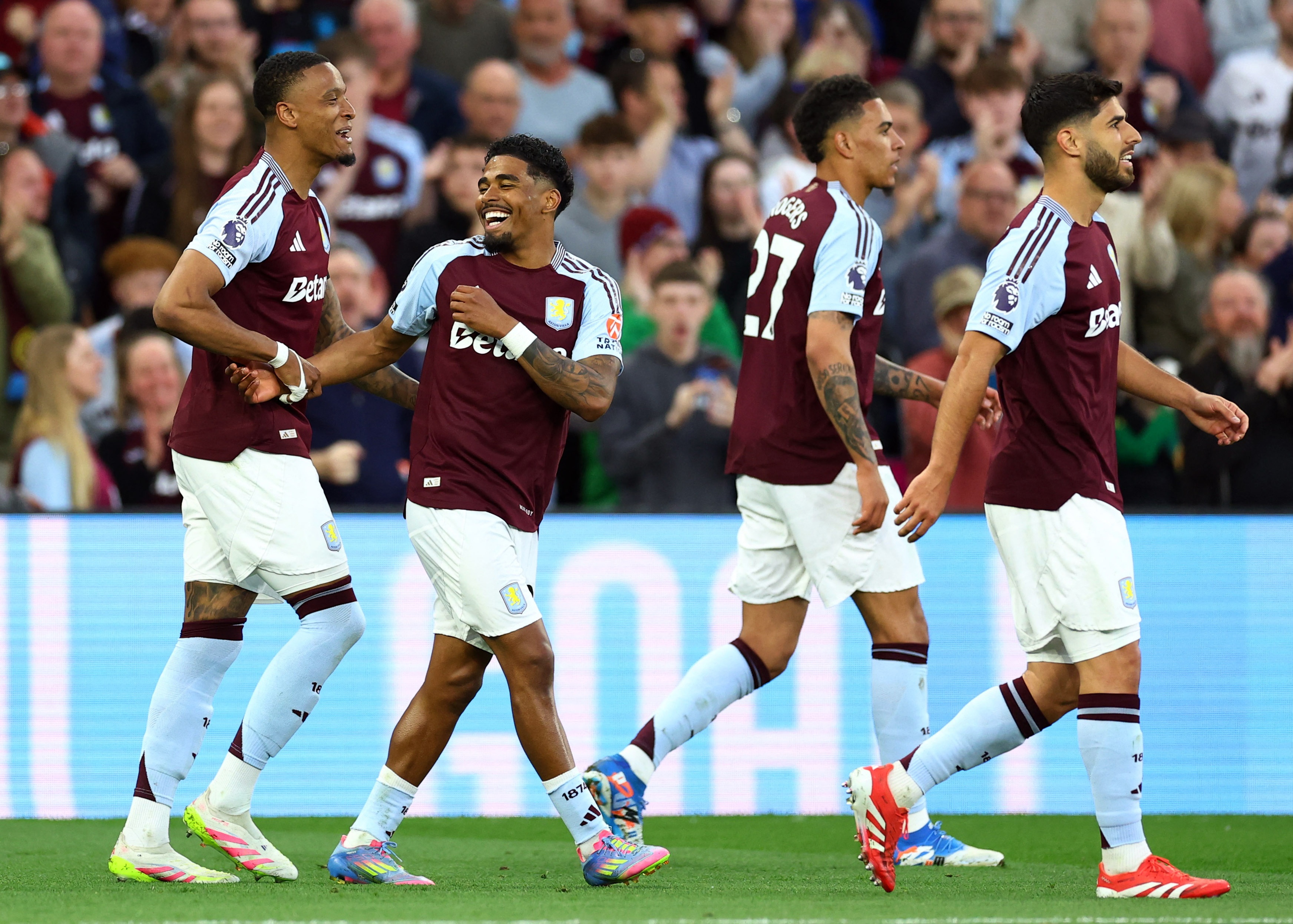 Aston Villa dau Tottenham anh 4