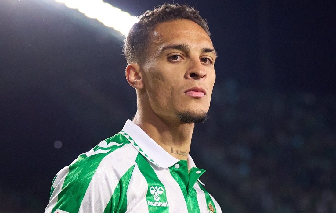 MU chot gia ban Antony hinh anh