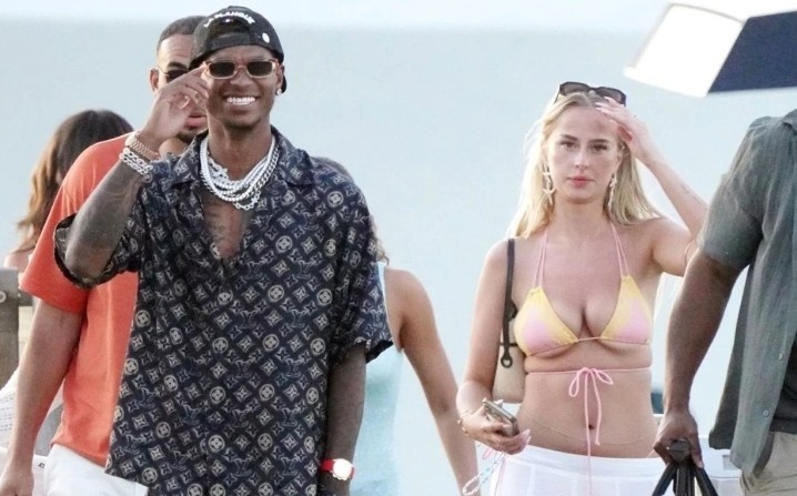 Dong thai cua Rashford sau khi tan mong den Barca hinh anh