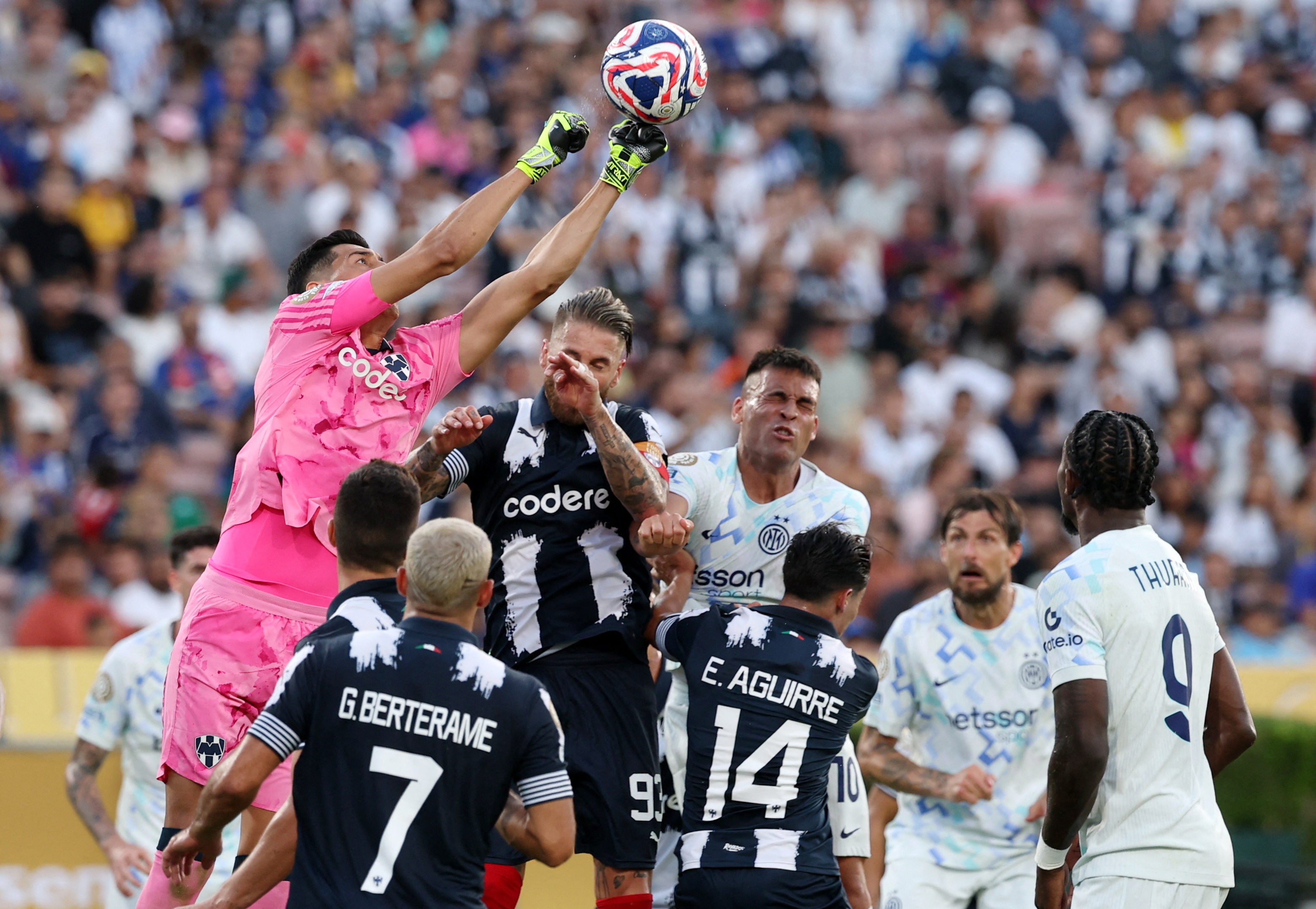 Ramos toa sang anh 6