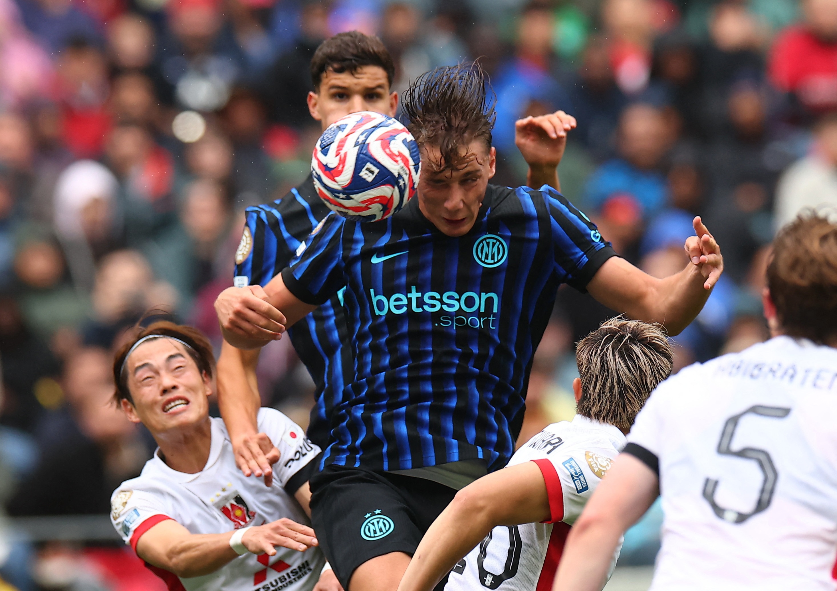 Inter dau Urawa anh 3