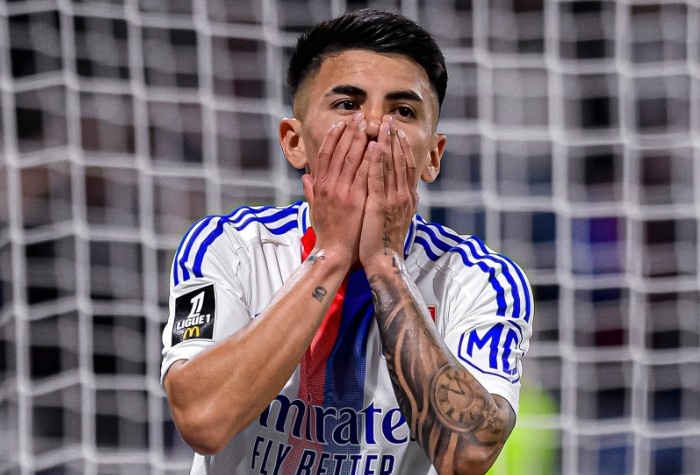 Lyon bi giang xuong Ligue 2 hinh anh