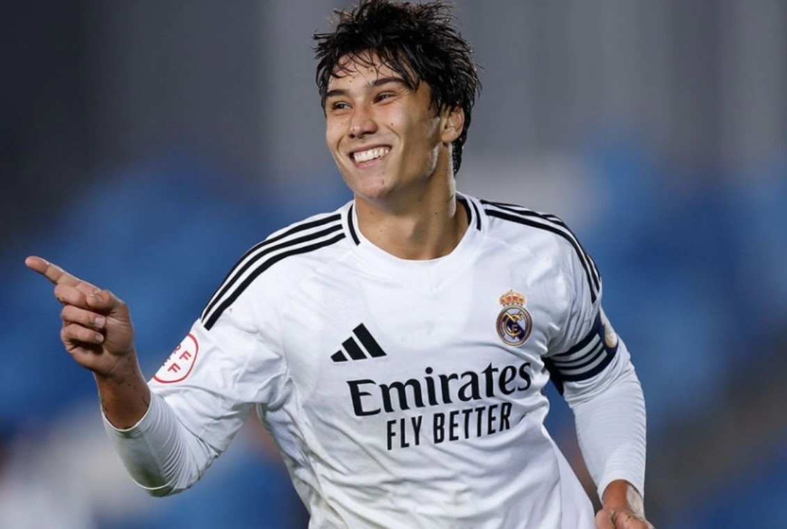 CLB Premier League gui de nghi bat ngo danh cho Gonzalo Garcia hinh anh