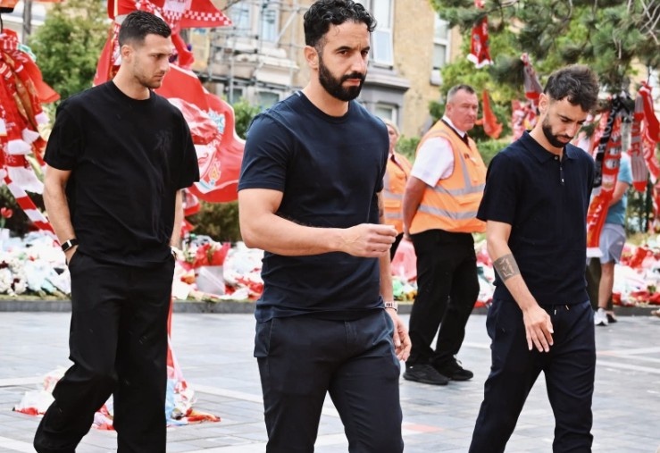 Hanh dong dep cua MU voi Jota hinh anh