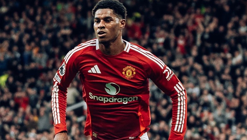 Rashford nhan trai dang tai Barcelona hinh anh