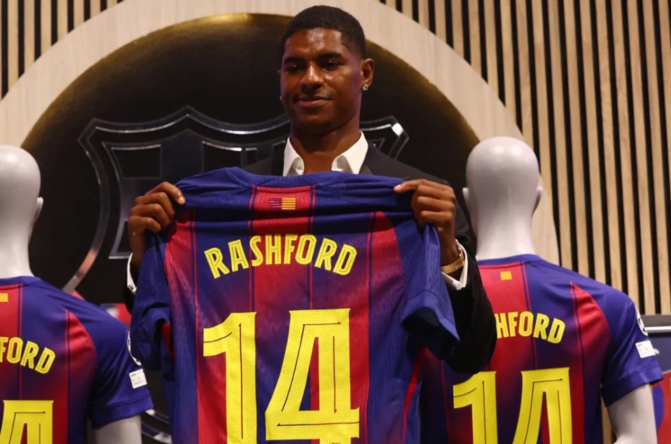 Tran ra mat cua Rashford bi huy hinh anh