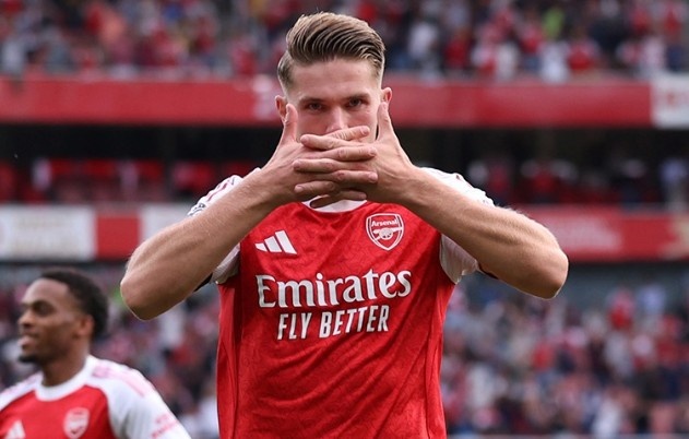 Gyokeres lap cu dup trong tran thang 5-0 cua Arsenal hinh anh