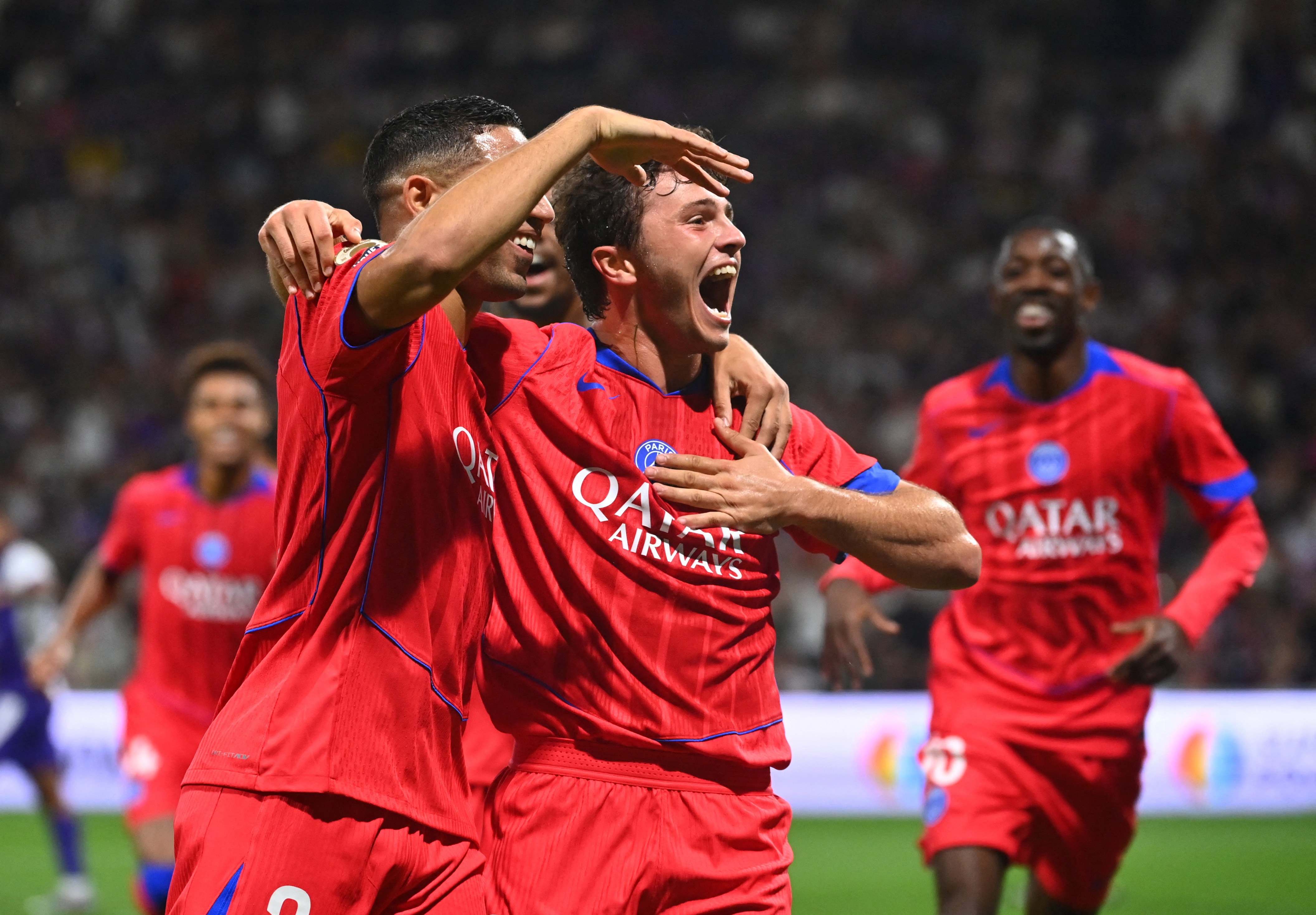 Tran cau dien ro cua PSG hinh anh