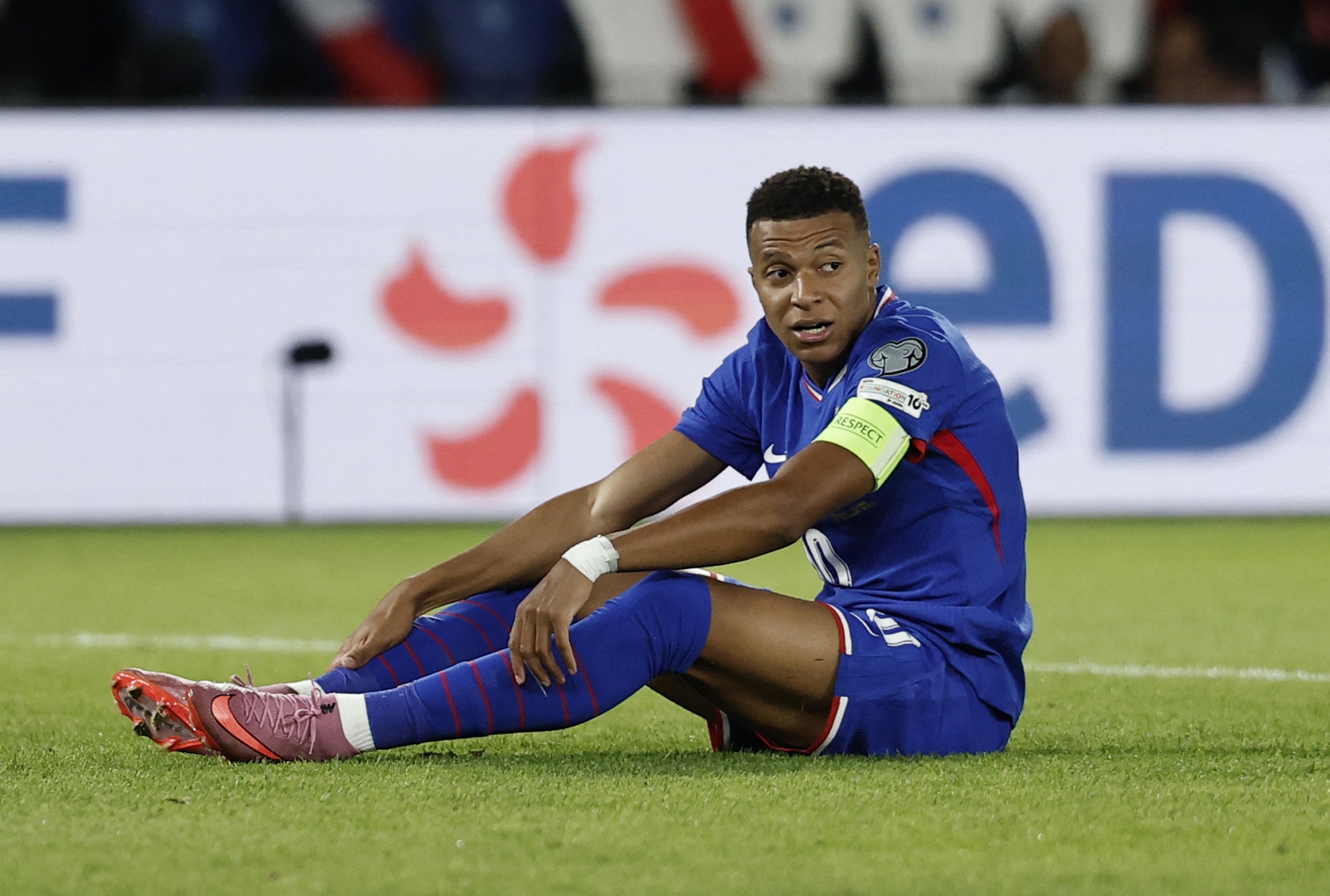 Mbappe giai cuu tuyen Phap hinh anh