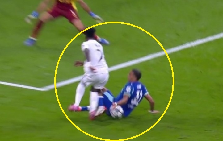 Quyet dinh gay phan no trong tran thang cua Real Madrid hinh anh