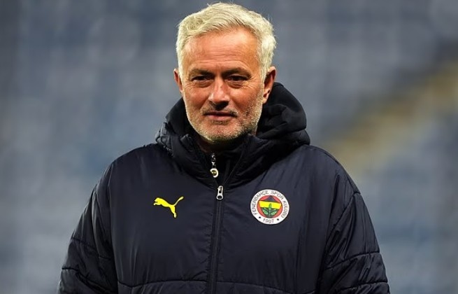 Mourinho chot ben do moi hinh anh