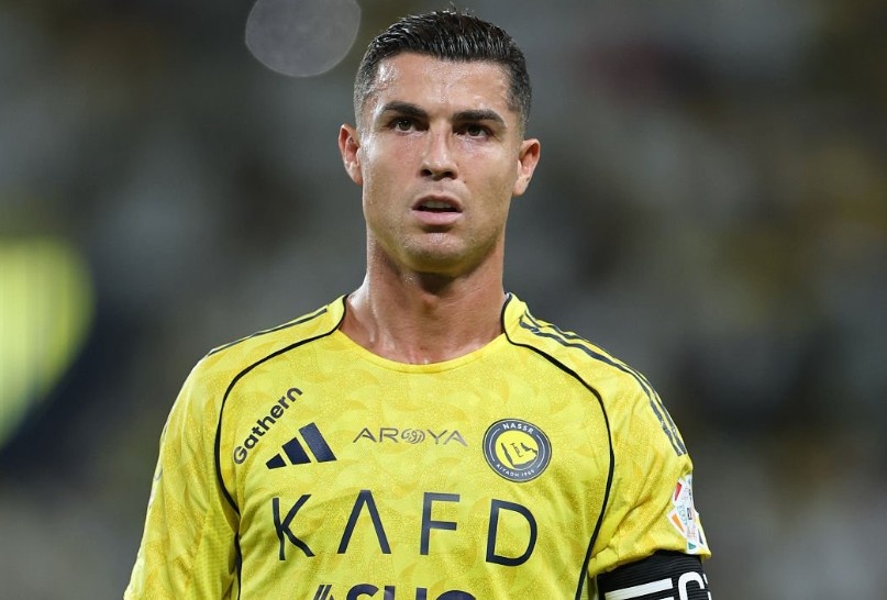 Ronaldo noi con thinh no hinh anh